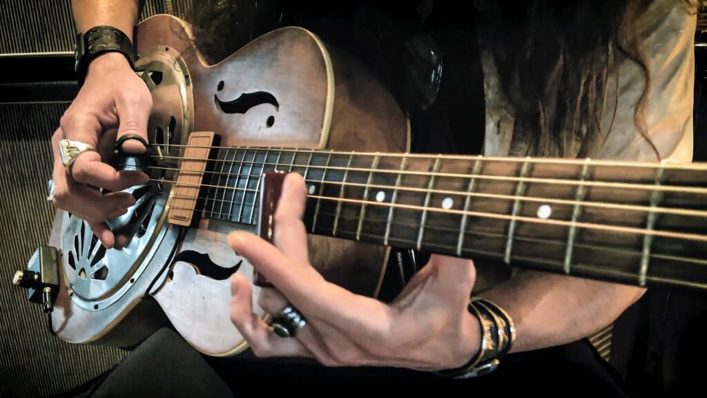 “SKINNY DIPPIN'” • Back Porch Blues Guitar Fingerpicking Open G Tuning